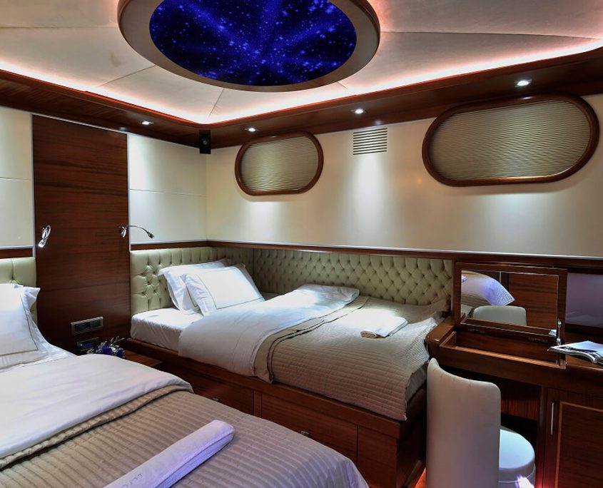 DOLCE MARE Triple Cabin