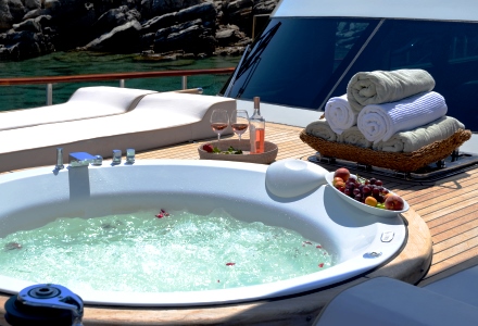 Deck Jacuzzi