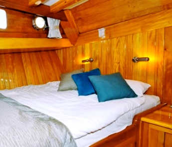 Double cabin charter