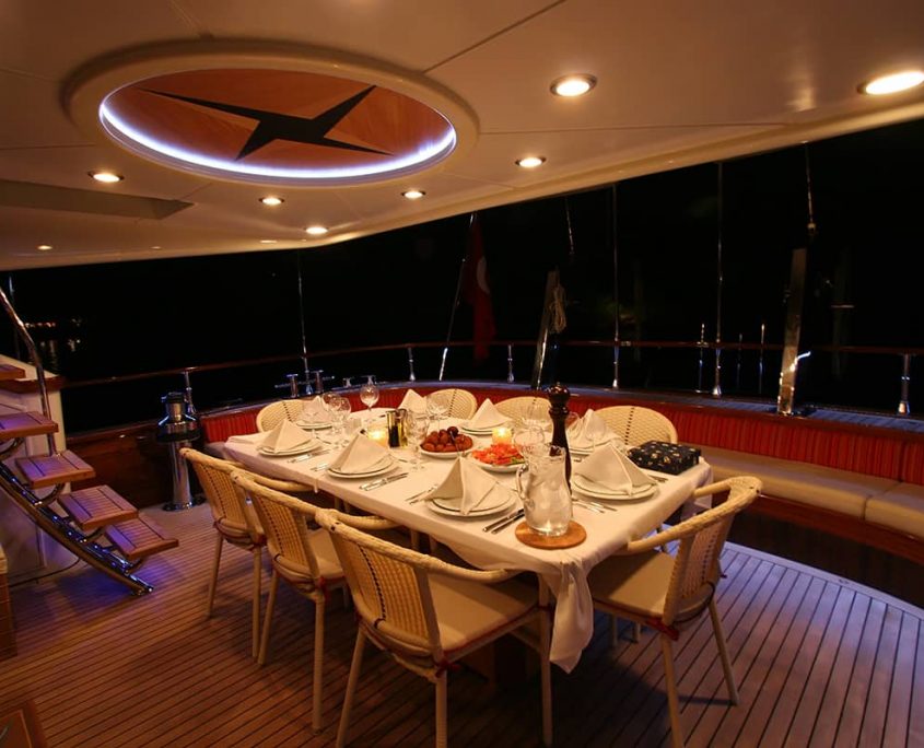 SERENITY 86 - Dining