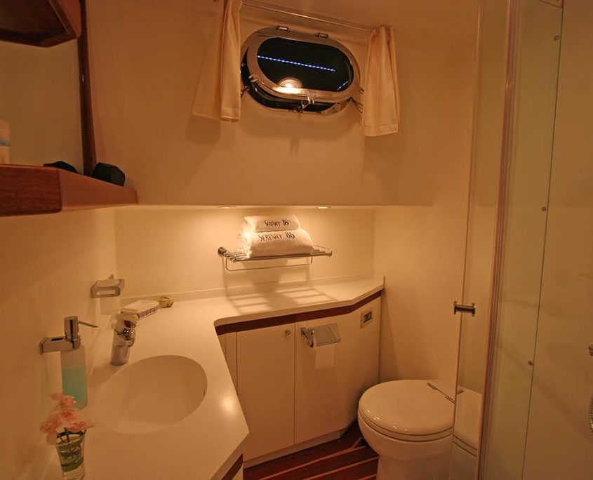 SERENITY 86 - Double Cabin Bathroom