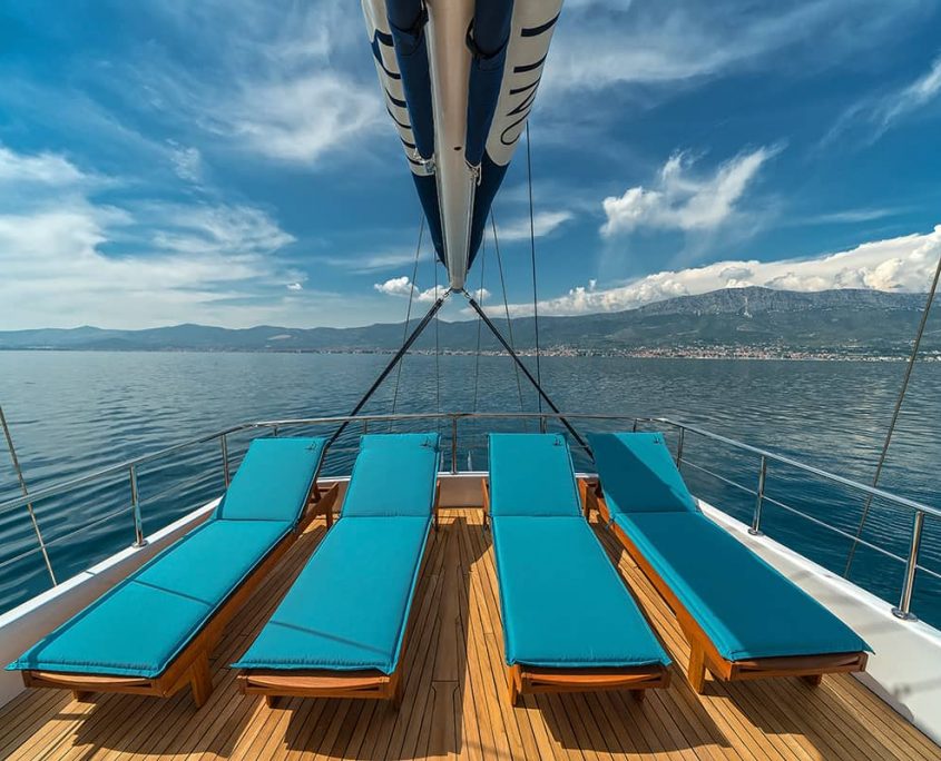 MASKE Sun loungers on flybridge