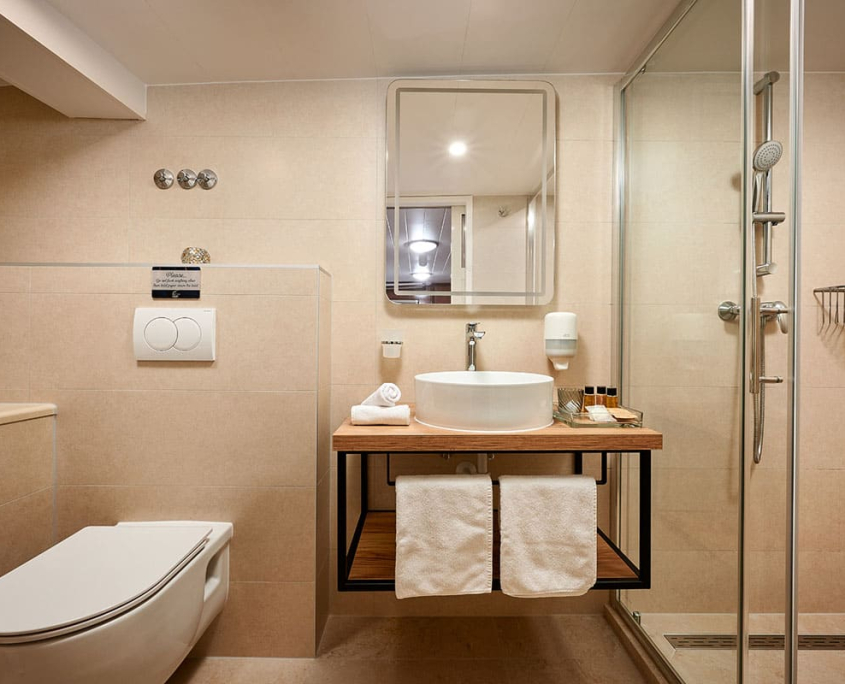 LUNA Bathroom LUNA Bathroom