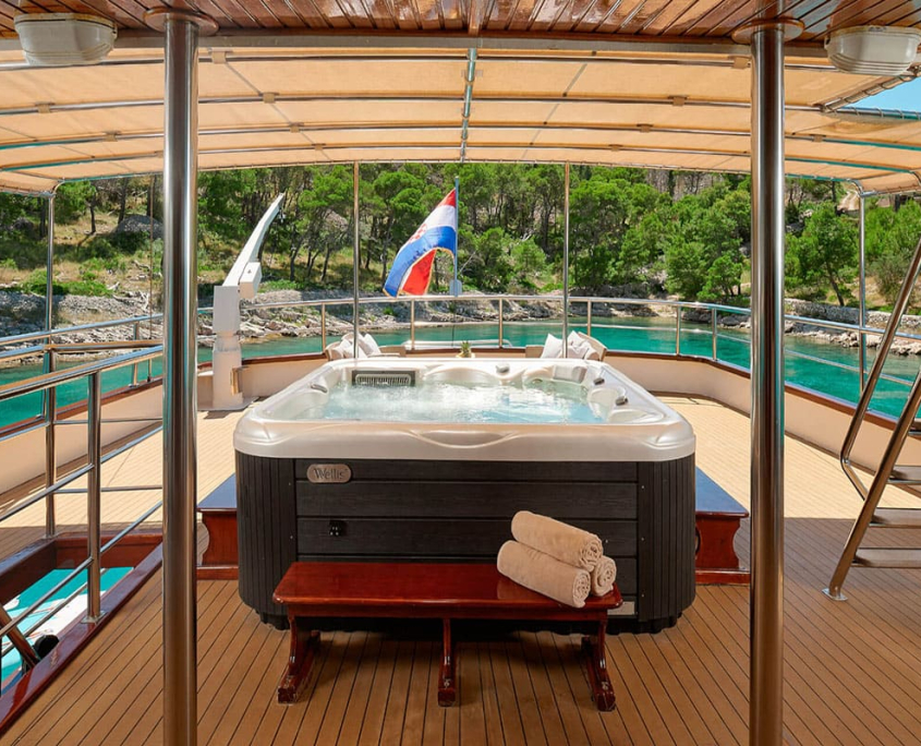 LUNA Jacuzzi LUNA Jacuzzi