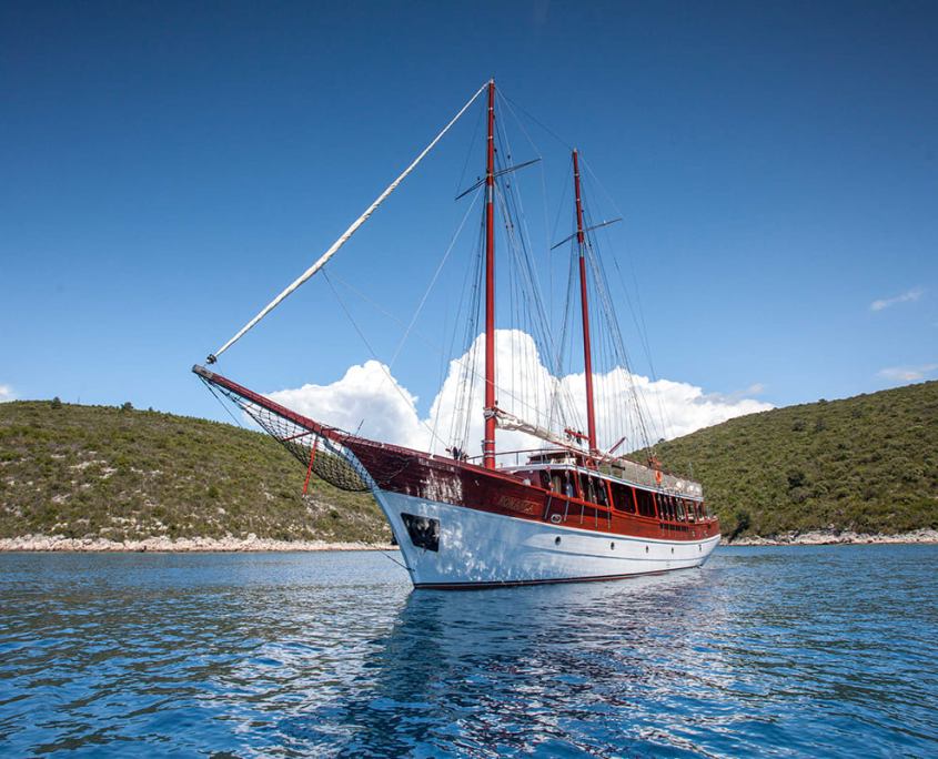 ROMANCA Anchored ROMANCA Anchored