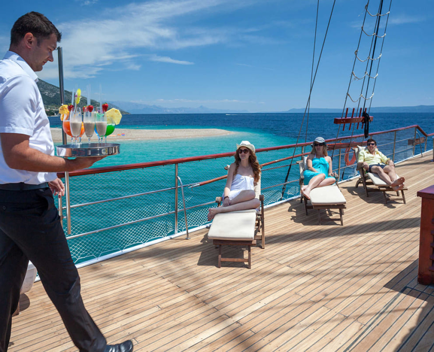 ROMANCA Flybridge ROMANCA Flybridge