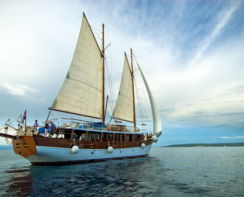 ROMANCA Sailing ROMANCA Sailing