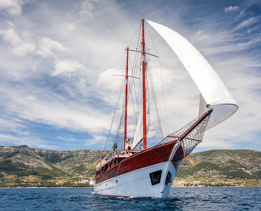 ROMANCA Sailing