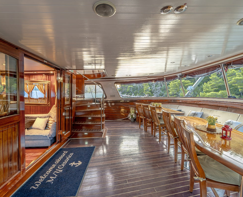 CESARICA Aft deck