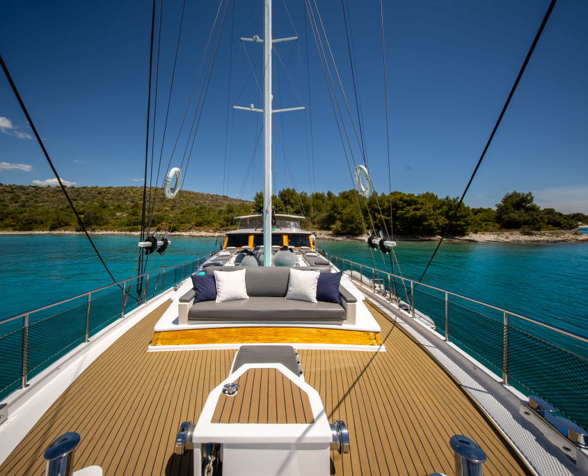 ANĐEO From the bowsprit ANĐEO From the bowsprit