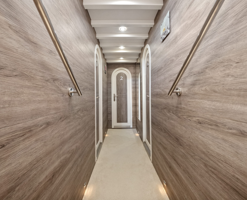 ANĐEO Hallway - Bow ANĐEO Hallway - Bow