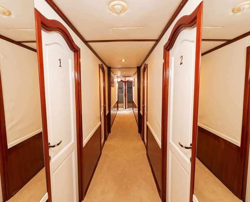 AURUM Hallway (2) AURUM Hallway (2)