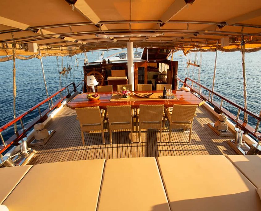 MALENA Aft deck