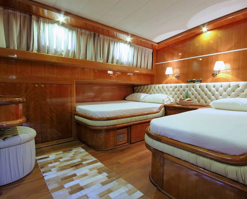 SILVERMOON Guest Cabin