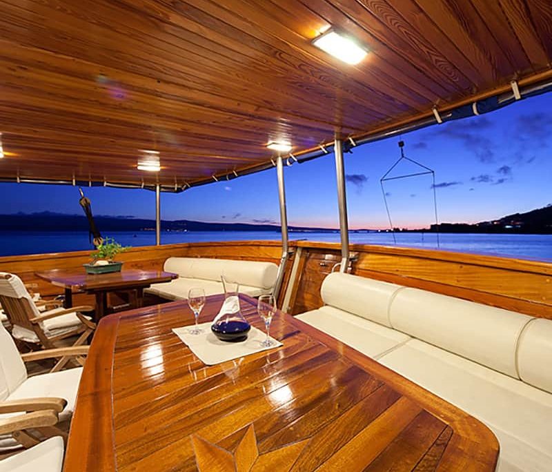 TAJNA MORA Dining area on Aft deck