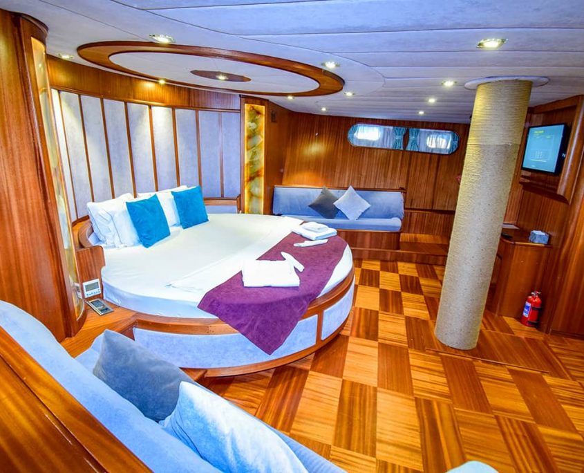 UGUR Master cabin