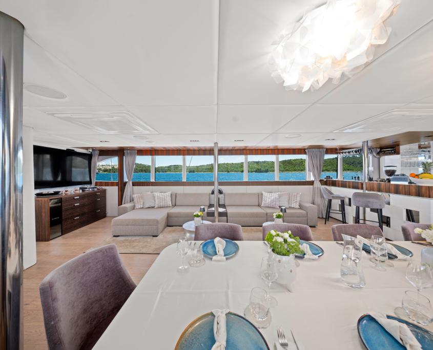DALMATINO Salon - Main deck