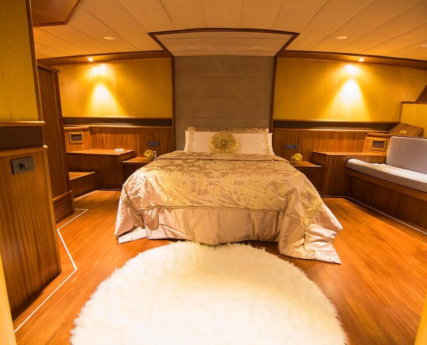 NEVRA QUEEN Master cabin