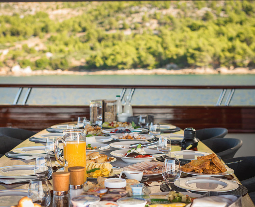SON DE MAR Breakfast