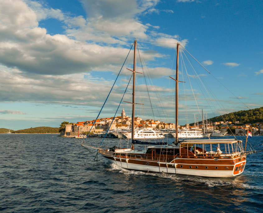 ELEGANZA Cruising by Korčula town ELEGANZA Cruising by Korčula town