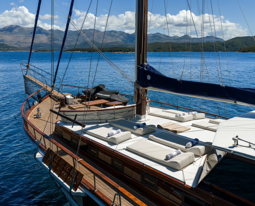 ELEGANZA Sun deck ELEGANZA Sun deck