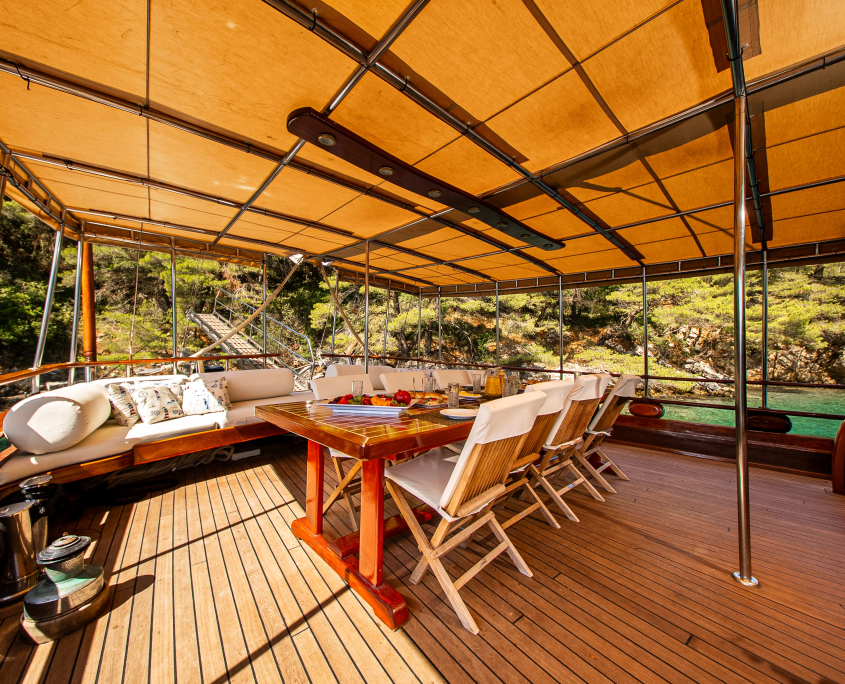 ELEGANZA Aft deck ELEGANZA Aft deck