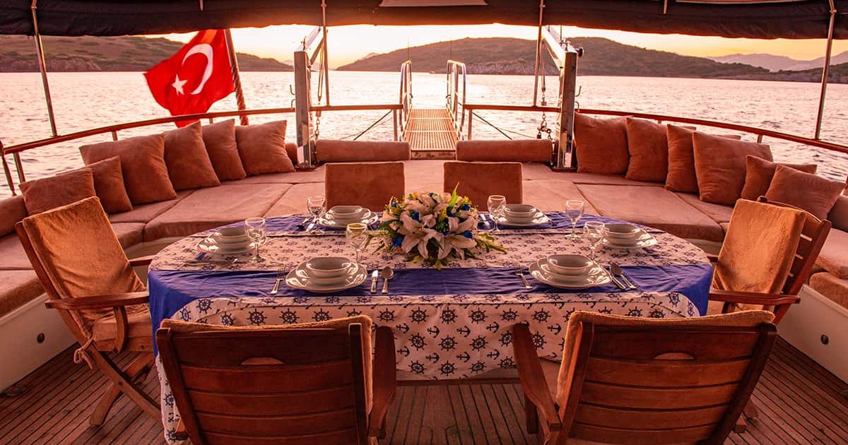 AEGEAN PEARL Dining area on Aft deck