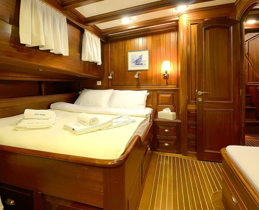 ECCE NAVIGO Double cabin