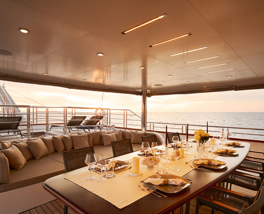 LOVE STORY Aft deck