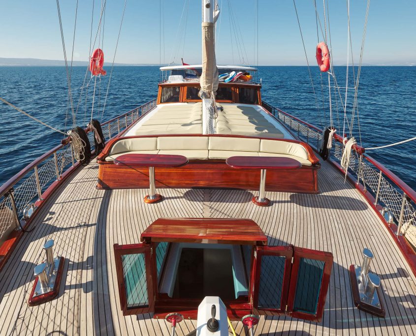 LINDA Aft deck