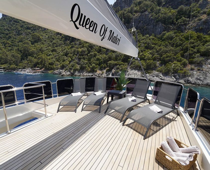 QUEEN OF MAKRI Upper deck