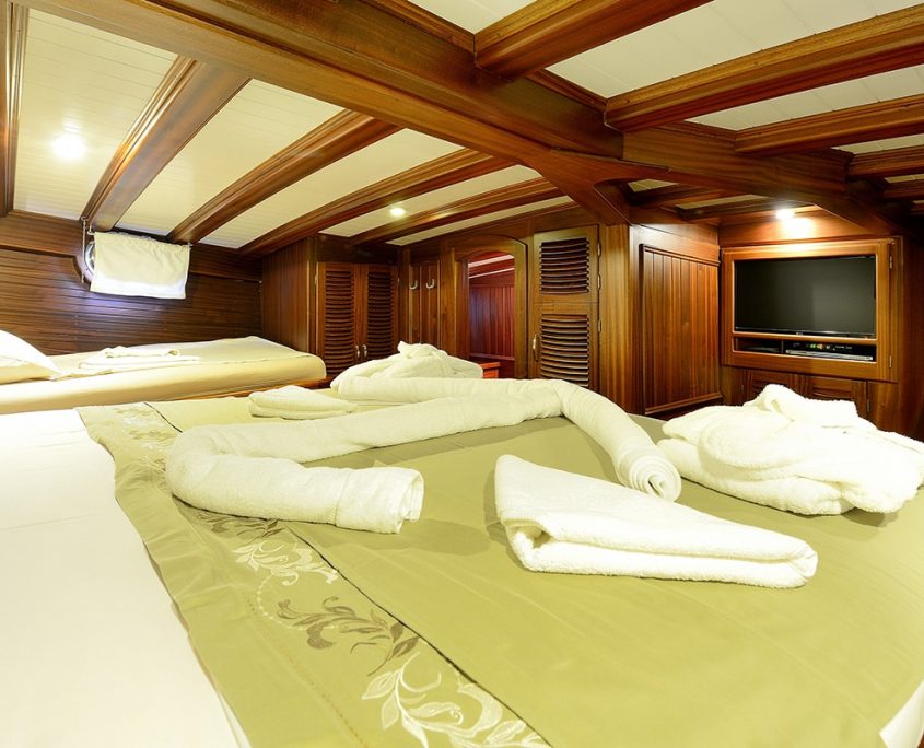 ZEPHYRIA II Master cabin