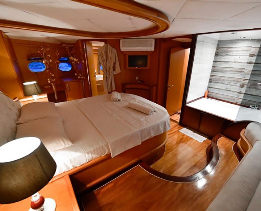 BLU DREAM Master cabin