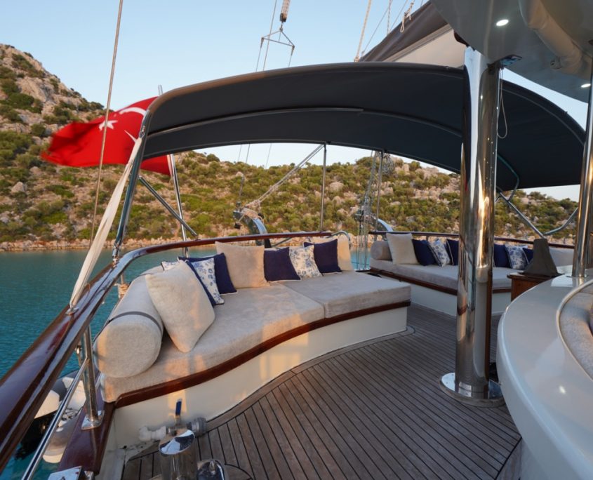 PRENSES ESILA Aft deck