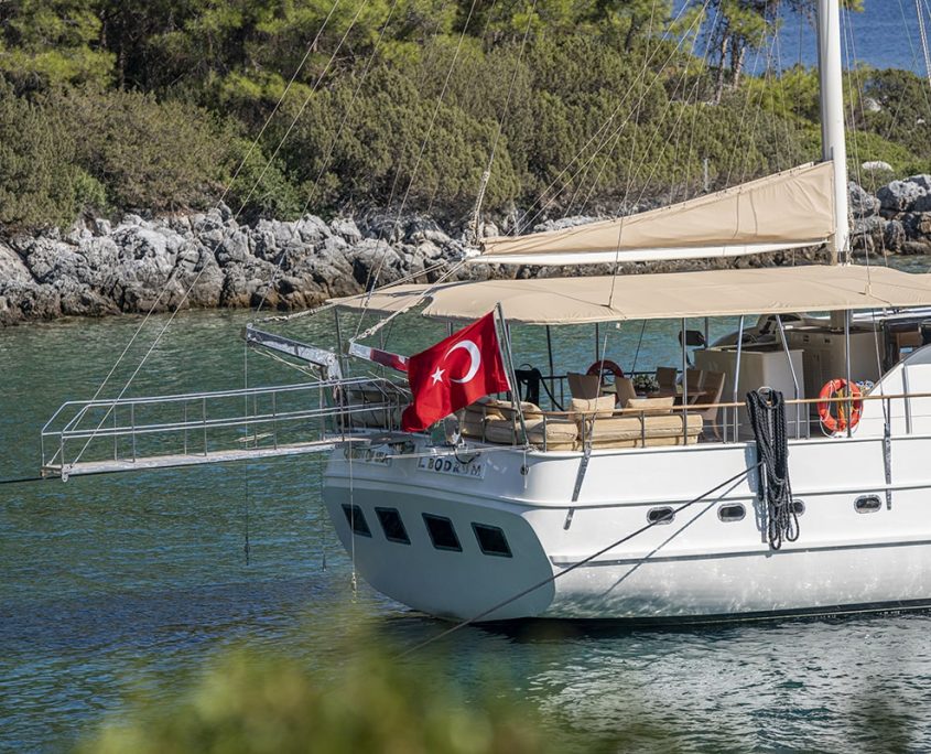 QUEEN OF SEA Aft deck