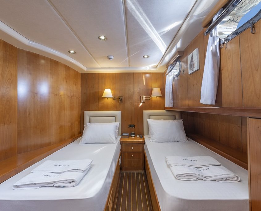 QUEEN OF SEA Twin cabin