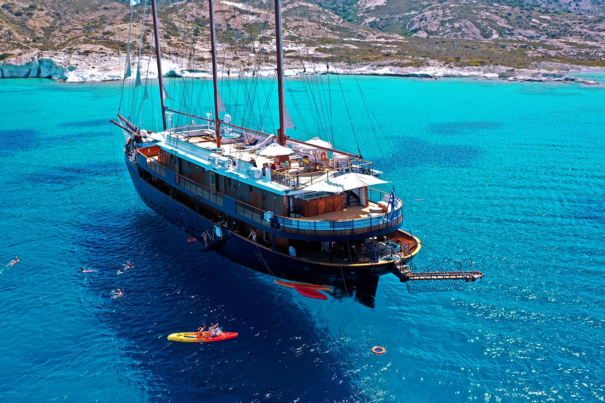 Greece, with its myriad of islands, crystal-clear waters, and storied past, is a perfect canvas for a memorable cruise