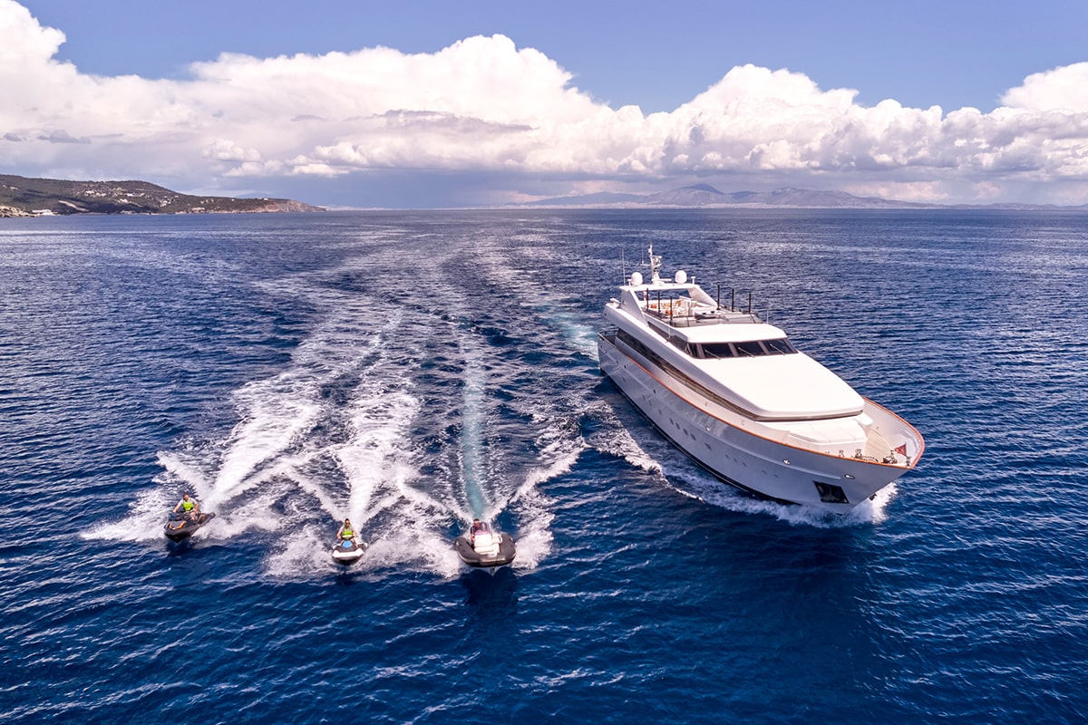 The Allure of Luxury Yacht Charters