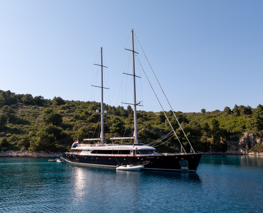 NOCTURNO Anchored