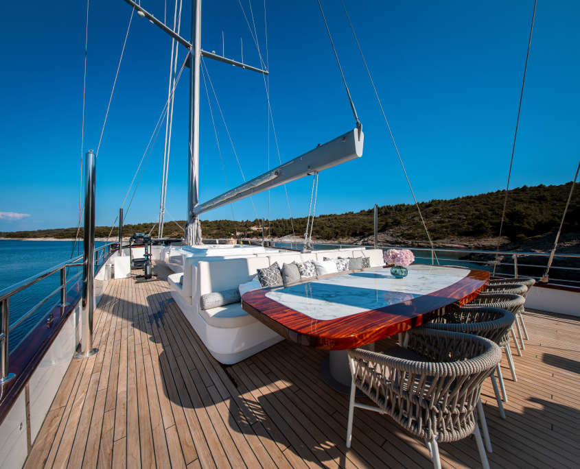 NOCTURNO Sun deck