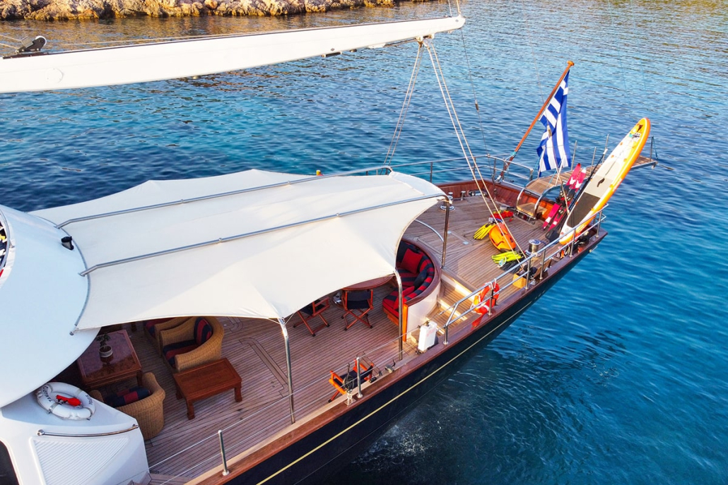 TAMARITA Aft deck